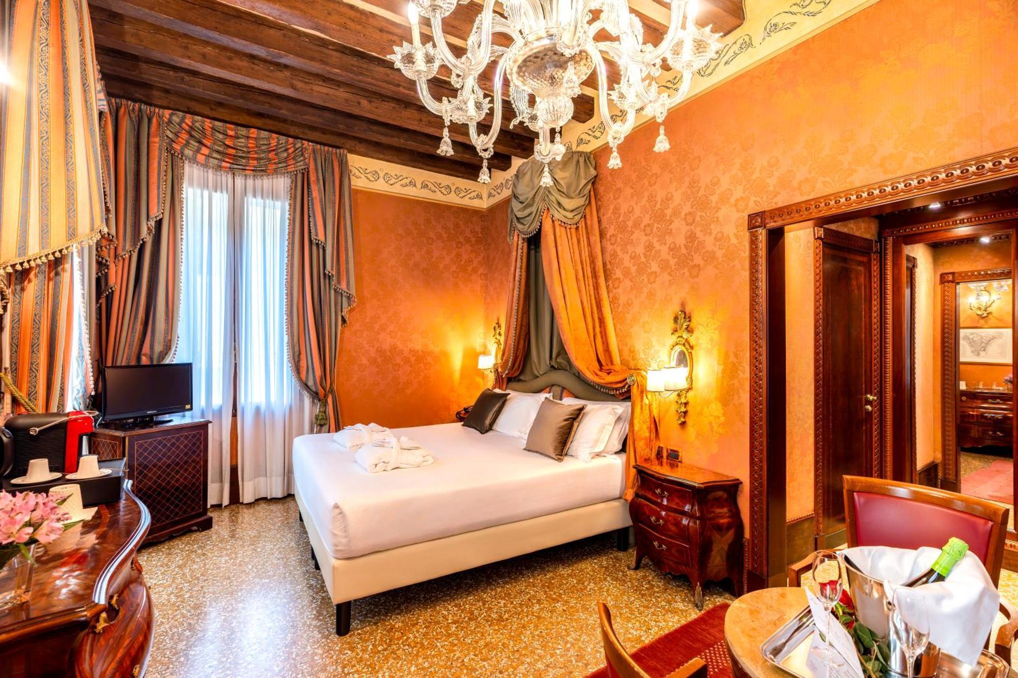 Hotel Al Ponte Dei Sospiri Veneţia Exterior foto