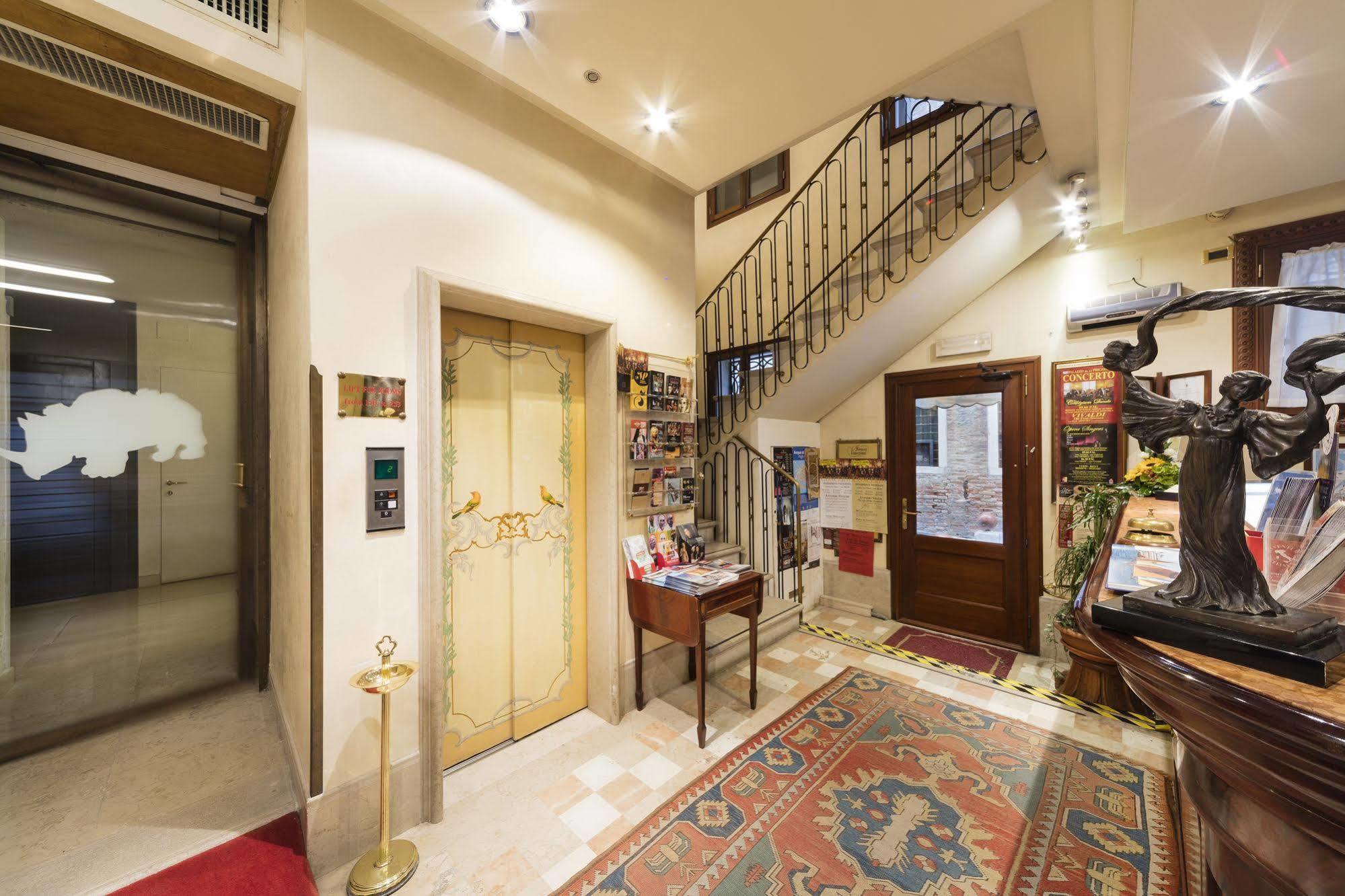 Hotel Al Ponte Dei Sospiri Veneţia Exterior foto